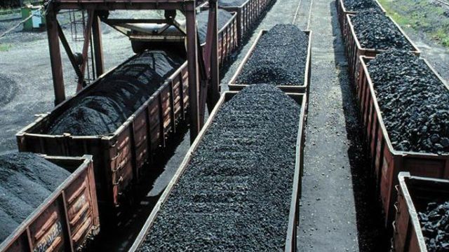 Россия вновь приостановила поставки угля в Украину