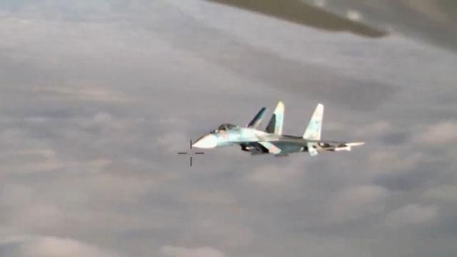 Появился видео перехват российского истребителя самолетом НАТО