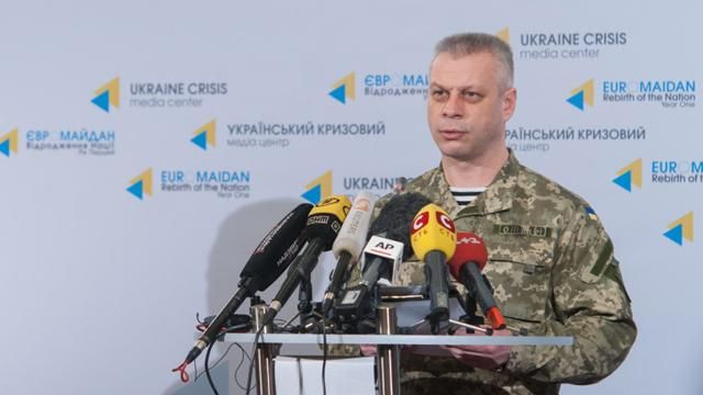 Бойовики ведуть інтенсивні обстріли в усіх напрямках, — спікер АТО Бойовики ведуть інтенсивні обстріли в усіх напрямках, — спікер АТО