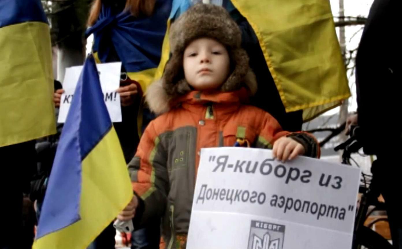 В Одесі люди вийшли на акцію "Я – кіборг" В Одесі люди вийшли на акцію "Я – кіборг"