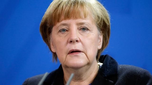 Меркель закликала Путіна запобігти ескалації насильства в Україні