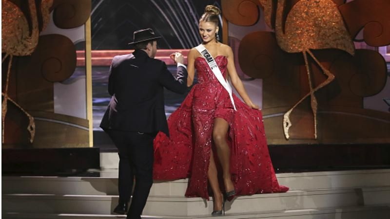 Украинка попала в тройку финалисток "Мисс Вселенная"