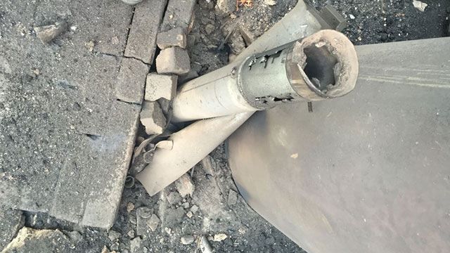 Террористы обстреливают Авдеевку: 10-летний мальчик получил тяжелое ранение Террористы обстреливают Авдеевку: 10-летний мальчик получил тяжелое ранение