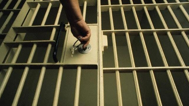 На Луганщине после обстрела из колонии сбежали 13 заключенных