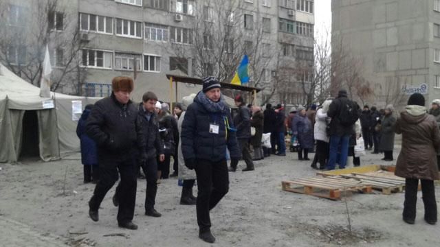 У Маріуполі цілодобово працюють волонтери