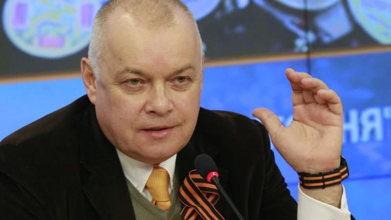 Раді пропонують обмежити акредитацію журналістів деяких російських ЗМІ Раді пропонують обмежити акредитацію журналістів деяких російських ЗМІ