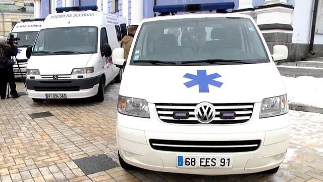 Филарет передал на передовую кареты скорой помощи Филарет передал на передовую кареты скорой помощи