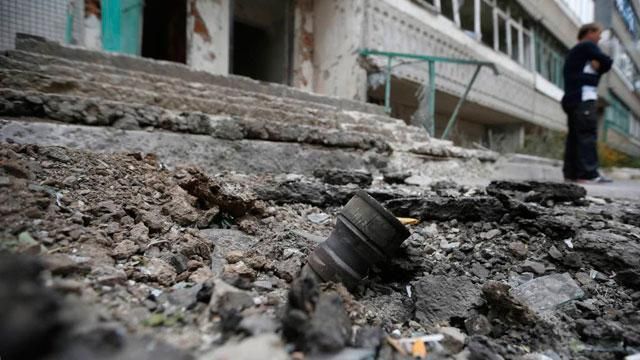 Терористи обстріляли коксохімічний завод та багатоповерхівки в Авдіївці Терористи обстріляли коксохімічний завод та багатоповерхівки в Авдіївці