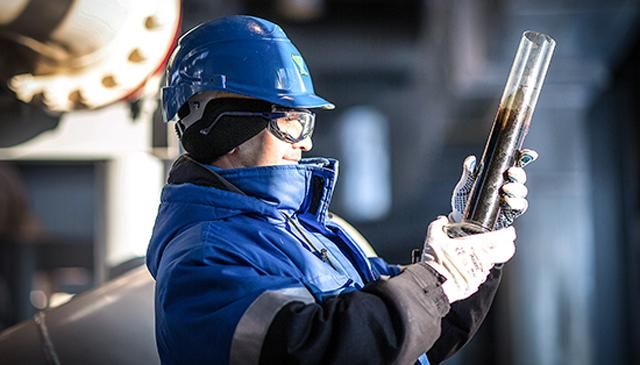 Цена на нефть марки Brent снова снизилась Цена на нефть марки Brent снова снизилась