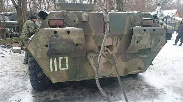 У Пісках наші військові захопили БТР бойовиків У Пісках наші військові захопили БТР бойовиків