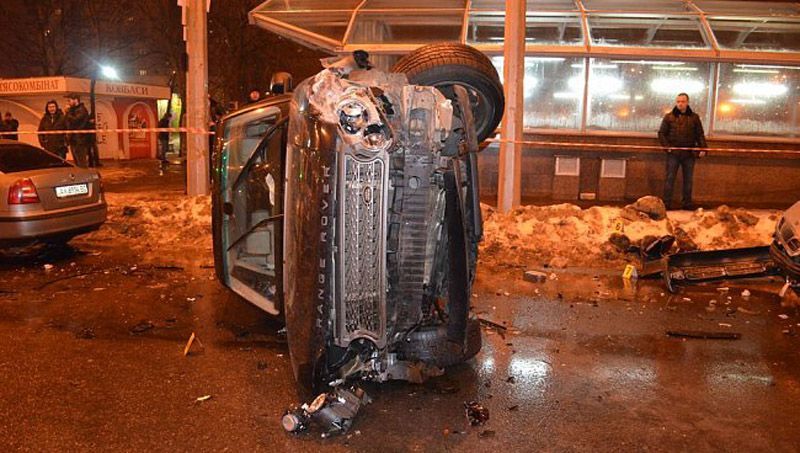 В Харькове водитель внедорожника спровоцировал ДТП, в котором разбились 7 машин