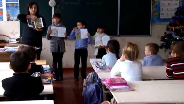 "Обещанного три года ждут". В Крыму бюджетникам уже урезают зарплаты "Обещанного три года ждут". В Крыму бюджетникам уже урезают зарплаты