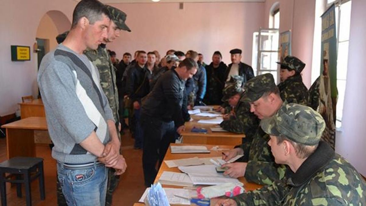 На Прикарпатті для вручення повісток створили мобільні групи На Прикарпатті для вручення повісток створили мобільні групи
