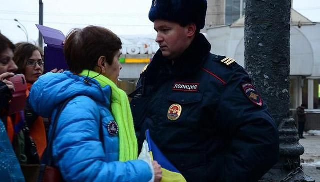 В Москве "Антимайдан" сорвал митинг противников войны с Украиной В Москве "Антимайдан" сорвал митинг противников войны с Украиной