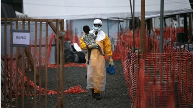 Науковці вивчають, чи може Ебола стати ще небезпечнішою