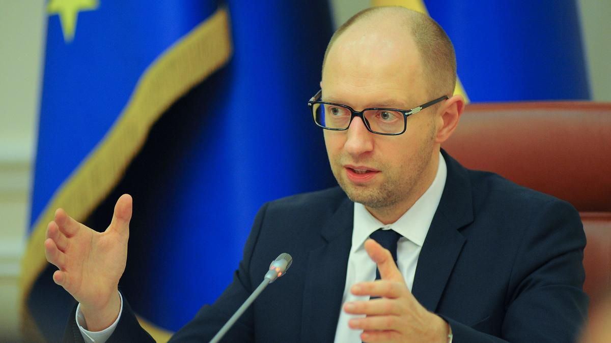 Яценюк поручил безотлагательно начать дополнительные выплаты бойцам АТО