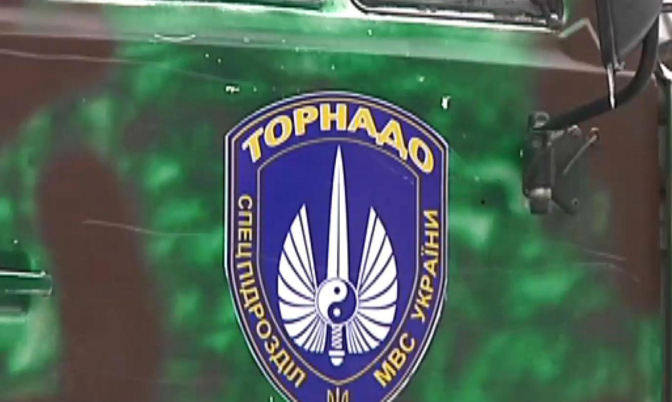 Волонтеры ежедневно привозят помощь для бойцов спецподразделения "Торнадо"