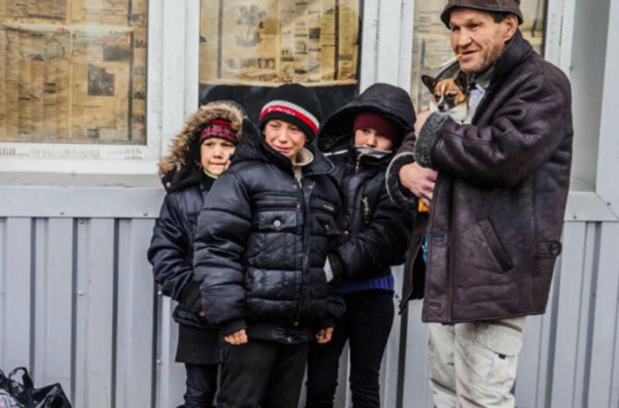 День в фото. Посольство РФ в крестах, массовая эвакуация Дебальцево День в фото. Посольство РФ в крестах, массовая эвакуация Дебальцево