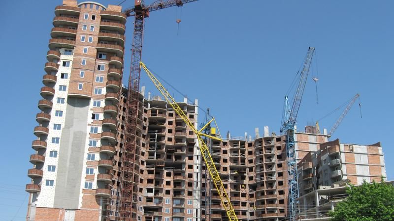 Правительство хочет инвестировать "долгострои", чтобы поселить в них переселенцев Правительство хочет инвестировать "долгострои", чтобы поселить в них переселенцев