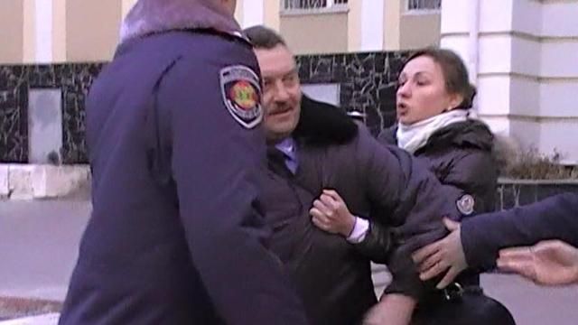 Из-за чиновника времен Януковича полковник набросился на депутата от "Самопомочи"
