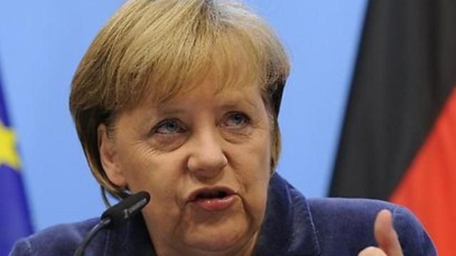 Меркель каже, що зброї Україні не дасть Меркель каже, що зброї Україні не дасть