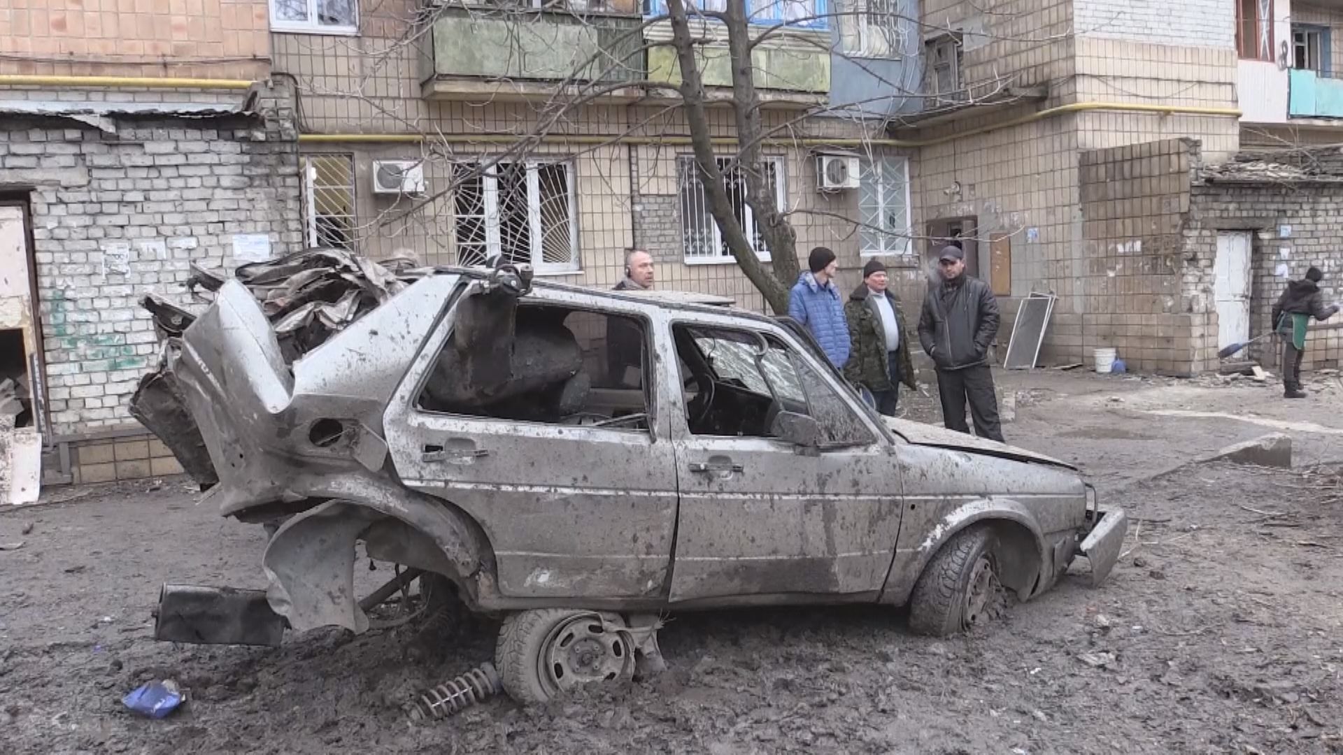 Ночью Донецк снова обстреливали