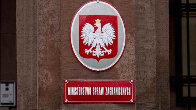 Польща звинуватила Росію в перекручуванні історії