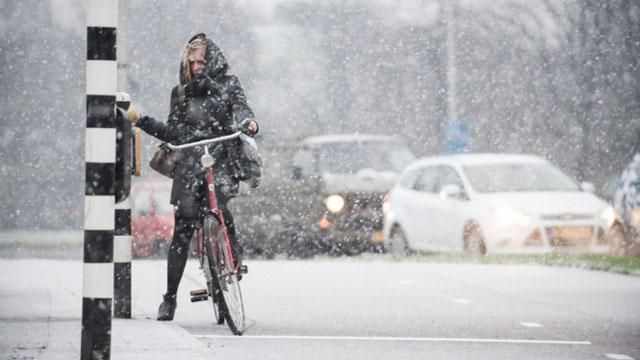 На дорогах Украины — гололед На дорогах Украины — гололед