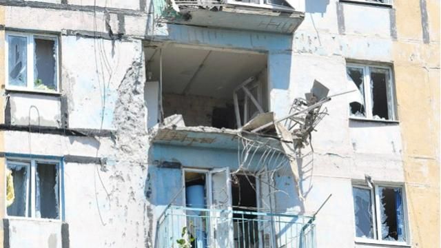 Авдеевку террористы накрыли обстрелами. В городе пожары Авдеевку террористы накрыли обстрелами. В городе пожары