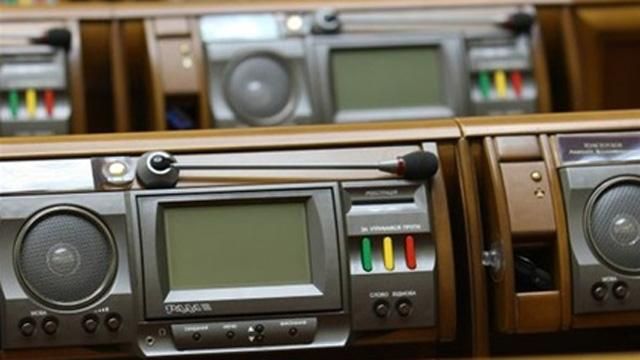 Рада не ввела нові санкції для телеканалів і радіостанцій за порушення законодавства