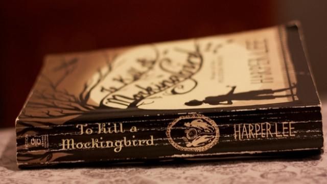 У США опублікують продовження культового роману "Убити пересмішника" У США опублікують продовження культового роману "Убити пересмішника"