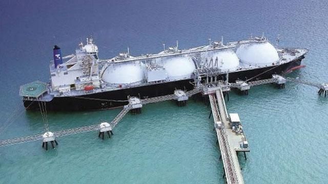 Правительство хочет перезапустить проект LNG-терминала,— СМИ