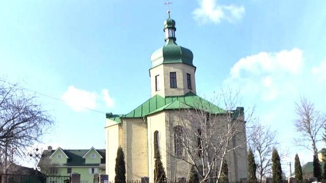 В Хотове священник-сепаратист судился с прихожанами В Хотове священник-сепаратист судился с прихожанами