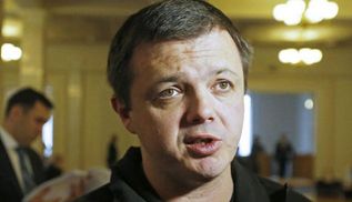 Семенченко показал, как в больнице тренирует легкие