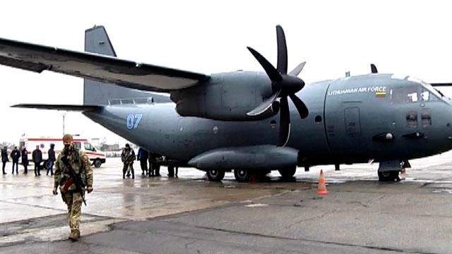 Литва доставила в Україну чергову партію ліків та медобладнання Литва доставила в Україну чергову партію ліків та медобладнання