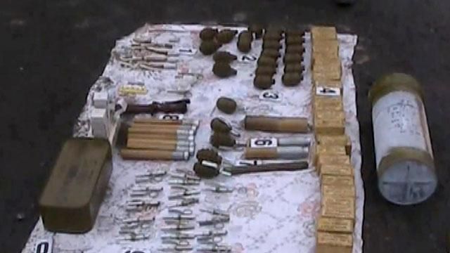 ГАИ в Херсонской области обнаружила авто с арсеналом оружия ГАИ в Херсонской области обнаружила авто с арсеналом оружия