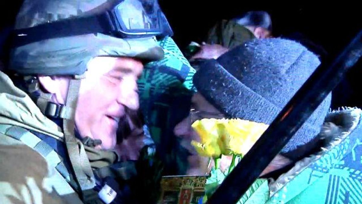 В Луцке встретили героев, что защищали Углегорск В Луцке встретили героев, что защищали Углегорск