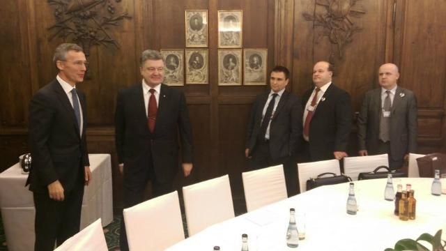 Порошенко зустрівся з генсеком НАТО Порошенко зустрівся з генсеком НАТО