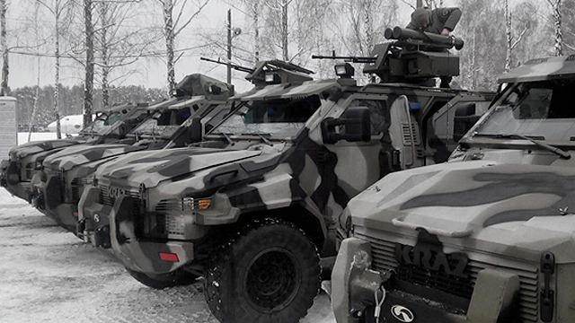 Бійці "Азова" отримали бронемашини, здатні вражати ворожі танки та гелікоптери Бійці "Азова" отримали бронемашини, здатні вражати ворожі танки та гелікоптери