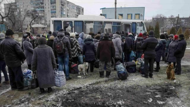 С Авдеевки и Дебальцево сегодня не эвакуировали людей из-за сильных обстрелов