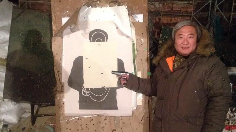 Мер Запоріжжя запевняє, що працює волонтером у зоні АТО Мер Запоріжжя запевняє, що працює волонтером у зоні АТО