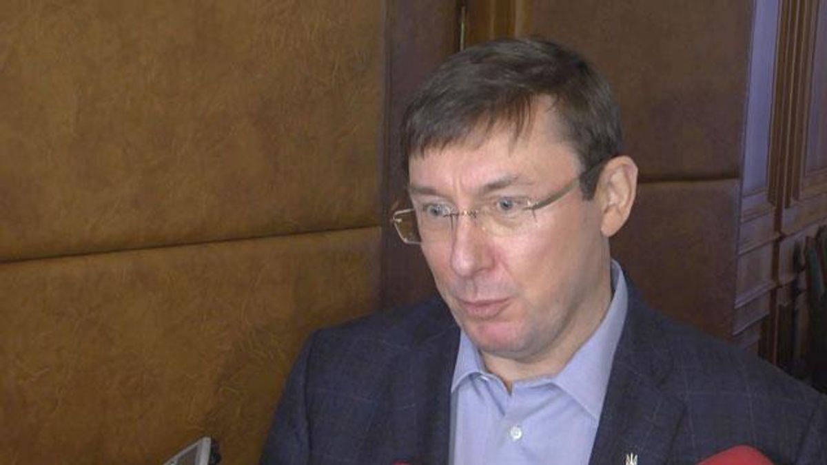 Нерозумно міняти генпрокурора кожні півроку, — Луценко