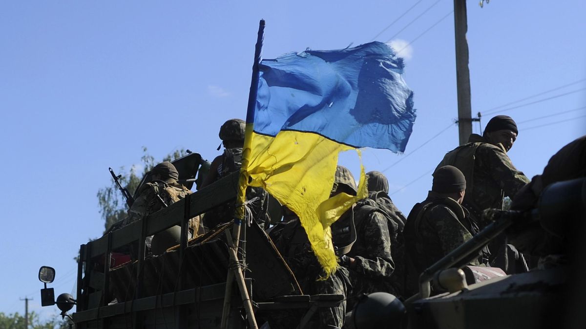Батальйони ОУН та "Правого сектору" не можуть легалізувати через амбіції командирів, — Генштаб Батальйони ОУН та "Правого сектору" не можуть легалізувати через амбіції командирів, — Генштаб