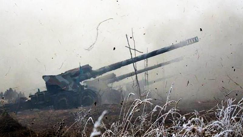 Украинская артиллерия бьет по террористам у Логвинова, — Семенченко