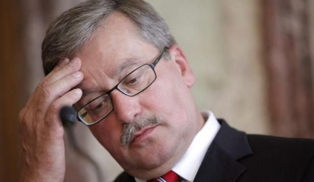 Коморовський приїде до Києва на першу річницю розстрілу Майдану Коморовський приїде до Києва на першу річницю розстрілу Майдану