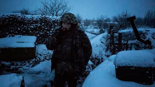 Бійці під Дебальцевим зафіксували обстріл невідомими боєприпасами, — журналіст Бійці під Дебальцевим зафіксували обстріл невідомими боєприпасами, — журналіст