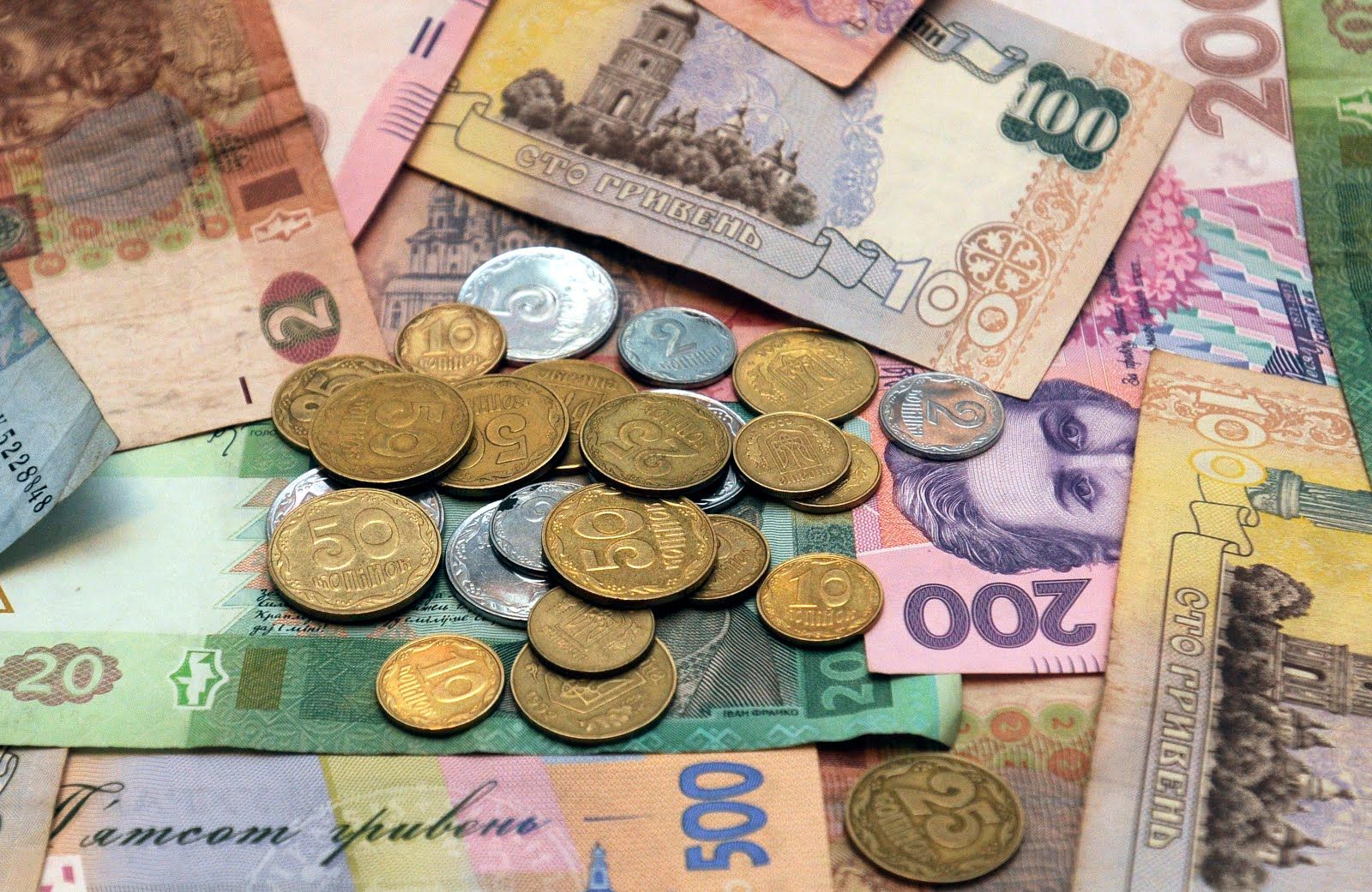 Чи витримає українська економіка валютний курс по 25 грн? 
