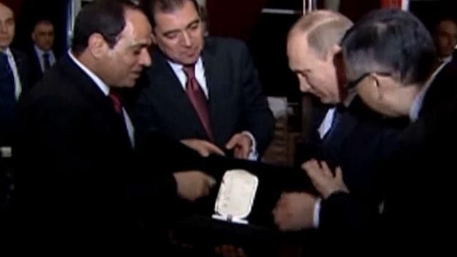 Путін зробив подарунок Президенту Єгипту