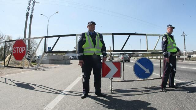 Навколо Києва встановили 8 блокпостів Навколо Києва встановили 8 блокпостів