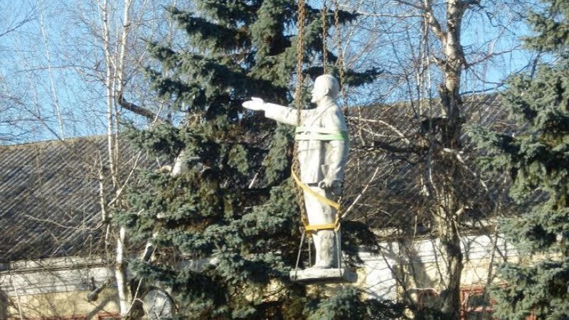 В Одесской области теперь на одного Ленина меньше В Одесской области теперь на одного Ленина меньше